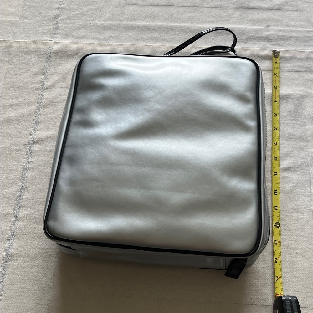 Conair Silver Portable Storage Bag Water Resistant - Picture 5 of 7